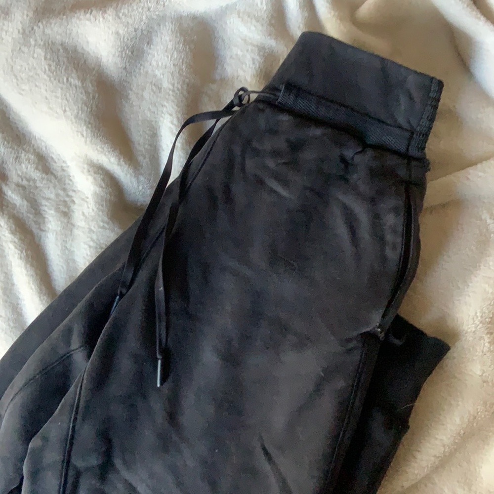 Black Lululemon sweats